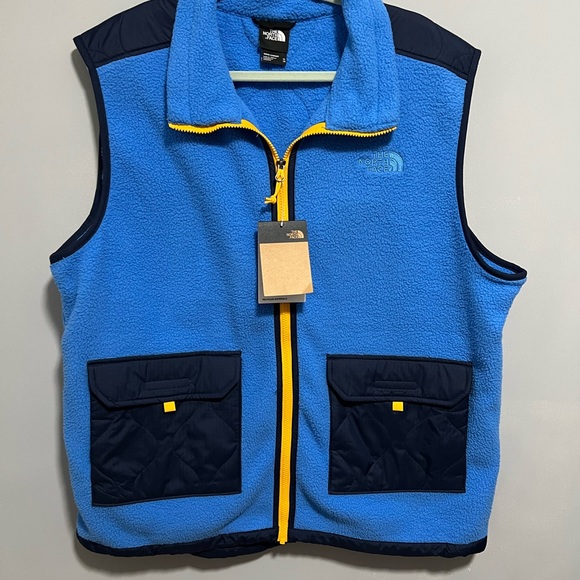 NWT- The North Face- Men’s royal arch vest. Size XL - Picture 9 of 10